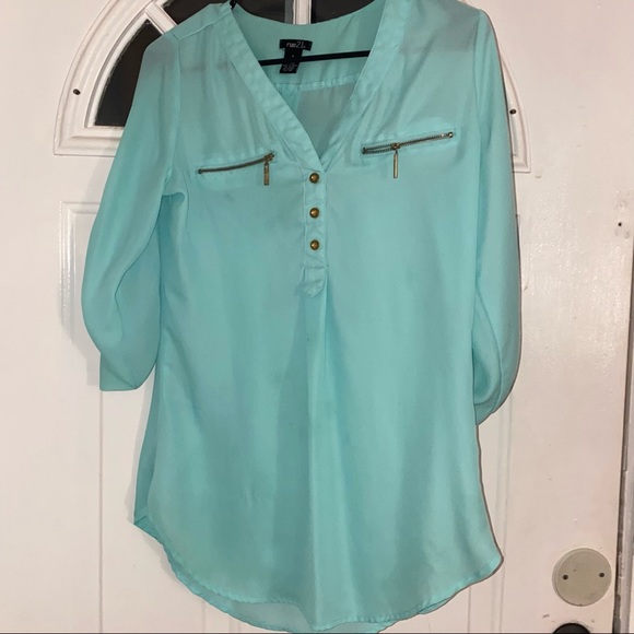 Women’s blouse - Picture 2 of 5